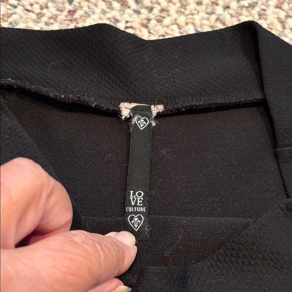 Love Culture Classic Black Pull On Pencil Skirt. Small - Picture 3 of 5